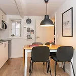 4 Person In Tonder-by Traum *