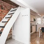 4 Person In Tonder-by Traum 岑讷