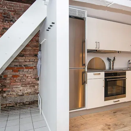 4 Person In Tonder-by Traum